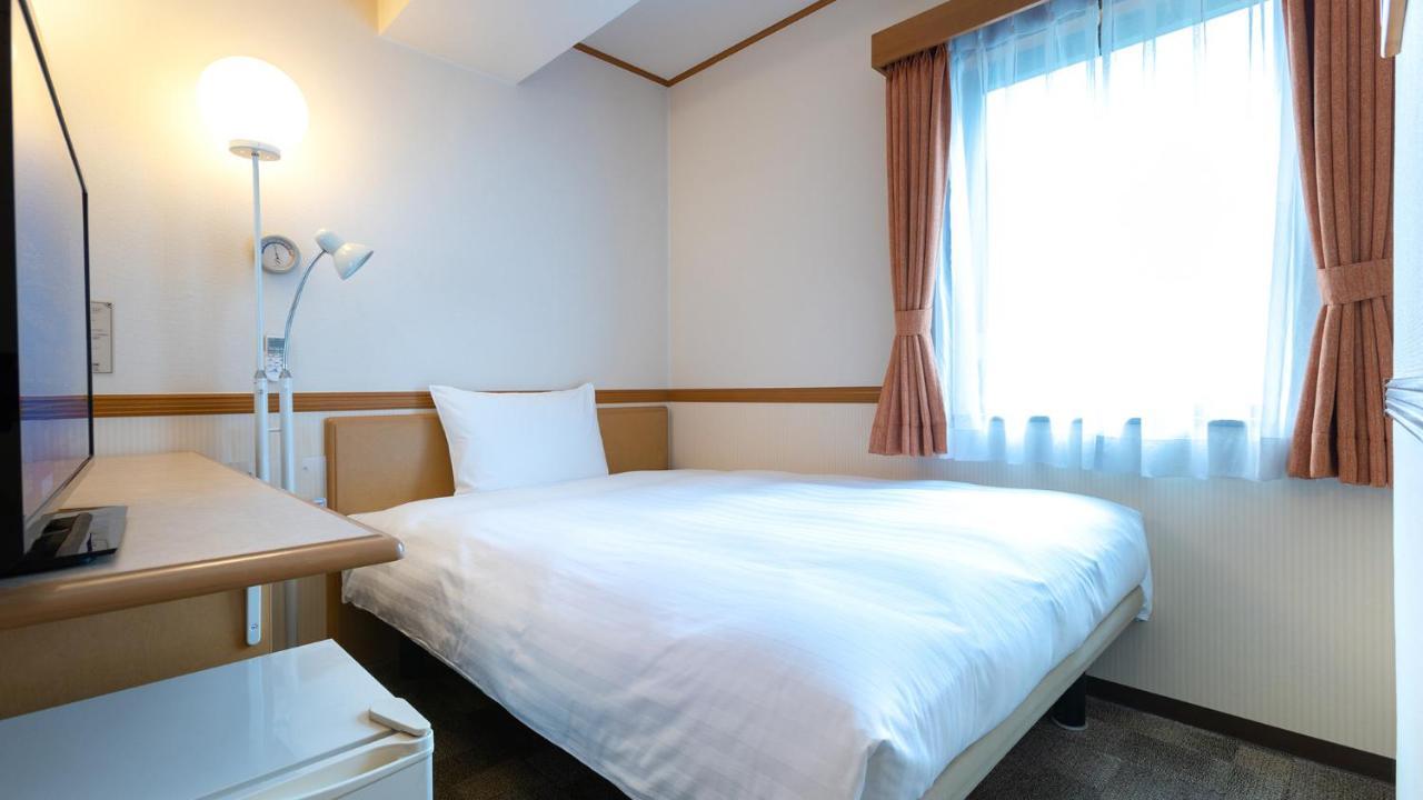 Toyoko Inn Okinawa Naha Asahibashi Ekimae Exterior foto