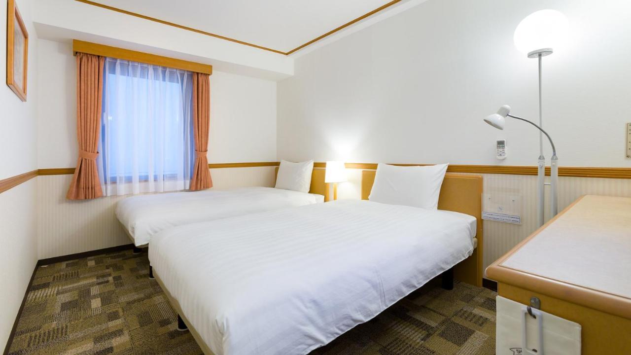 Toyoko Inn Okinawa Naha Asahibashi Ekimae Exterior foto