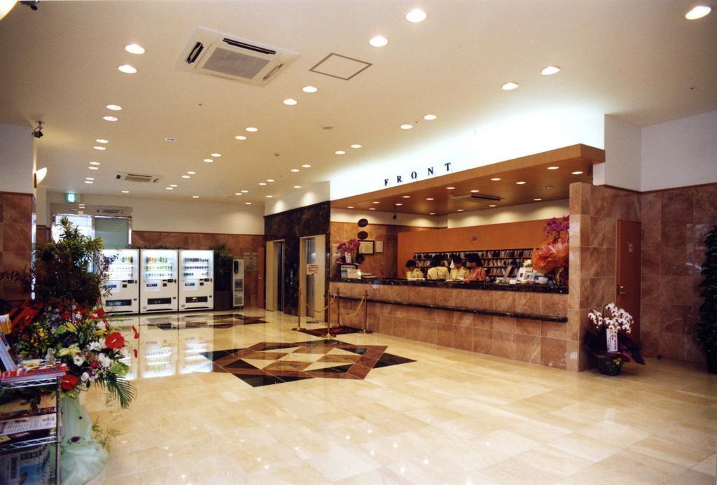 Toyoko Inn Okinawa Naha Asahibashi Ekimae Exterior foto
