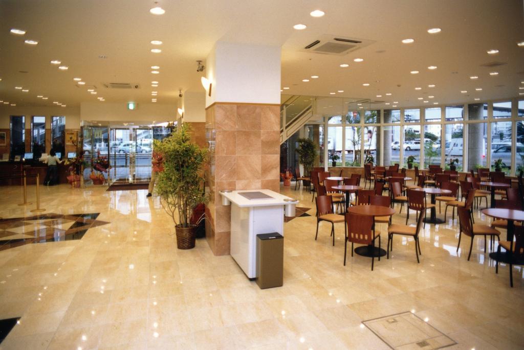 Toyoko Inn Okinawa Naha Asahibashi Ekimae Exterior foto